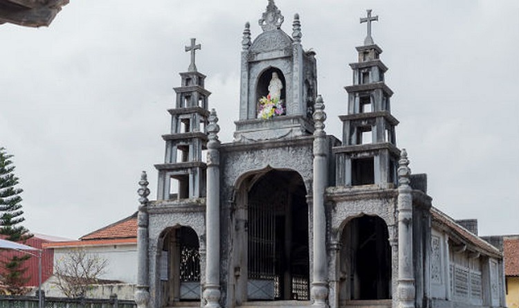 Trái Tim Đức Mẹ tại nhà thờ Phát Diệm
